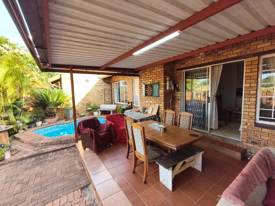 3 Bedroom Property for Sale in Safari Gardens North West